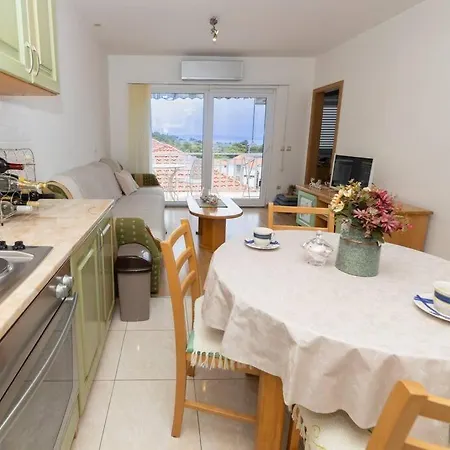 Smile Family Apartment, Garage Free Parking, Centar Located Makarska