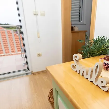 Daire Smile Family Apartment, Garage Free Parking, Centar Located
