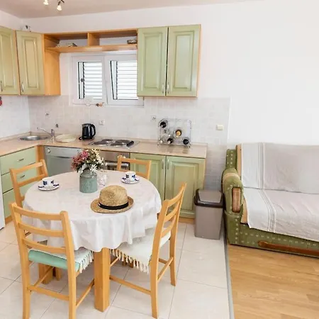 Smile Family Apartment, Garage Free Parking, Centar Located Daire Makarska