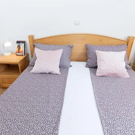 Smile Family Apartment, Garage Free Parking, Centar Located Daire *