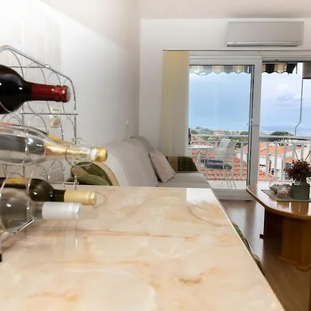 Smile Family Apartment, Garage Free Parking, Centar Located Daire