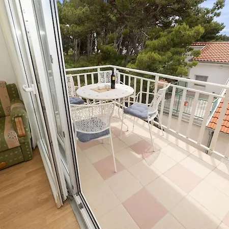 Smile Family Apartment, Garage Free Parking, Centar Located Daire