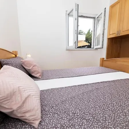 Smile Family Apartment, Garage Free Parking, Centar Located *