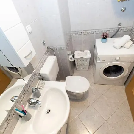 Daire Smile Family Apartment, Garage Free Parking, Centar Located Makarska