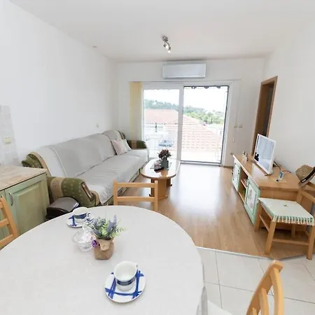 Smile Family Apartment, Garage Free Parking, Centar Located Daire *