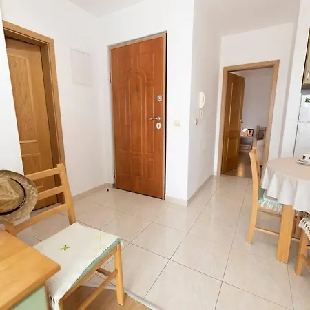 Smile Family Apartment, Garage Free Parking, Centar Located *