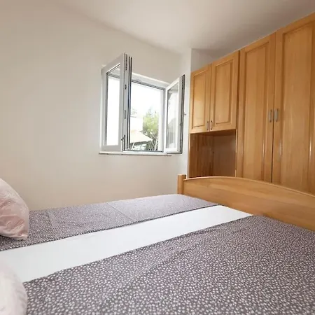 Smile Family Apartment, Garage Free Parking, Centar Located