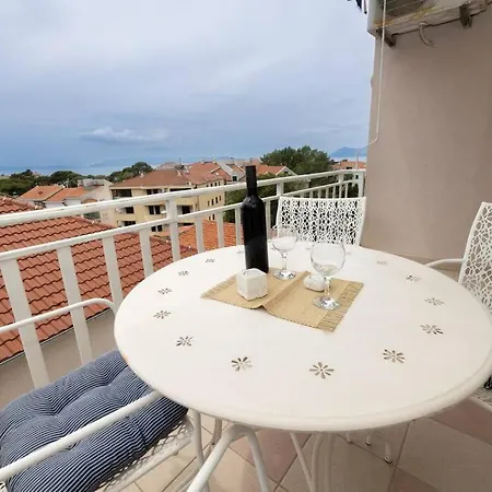 Smile Family Apartment, Garage Free Parking, Centar Located Daire Makarska